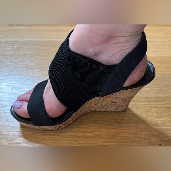 Charles by CHARLES DAVID Wedge Platform
Sandals - Picture 2 of 10